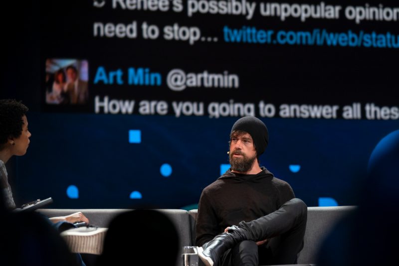 Jack Dorsey, director executivo do Twitter, na conferência TED2019, em Abril (foto de Ryan Lash/TED via Flickr, CC BY-NC-ND 2.0)