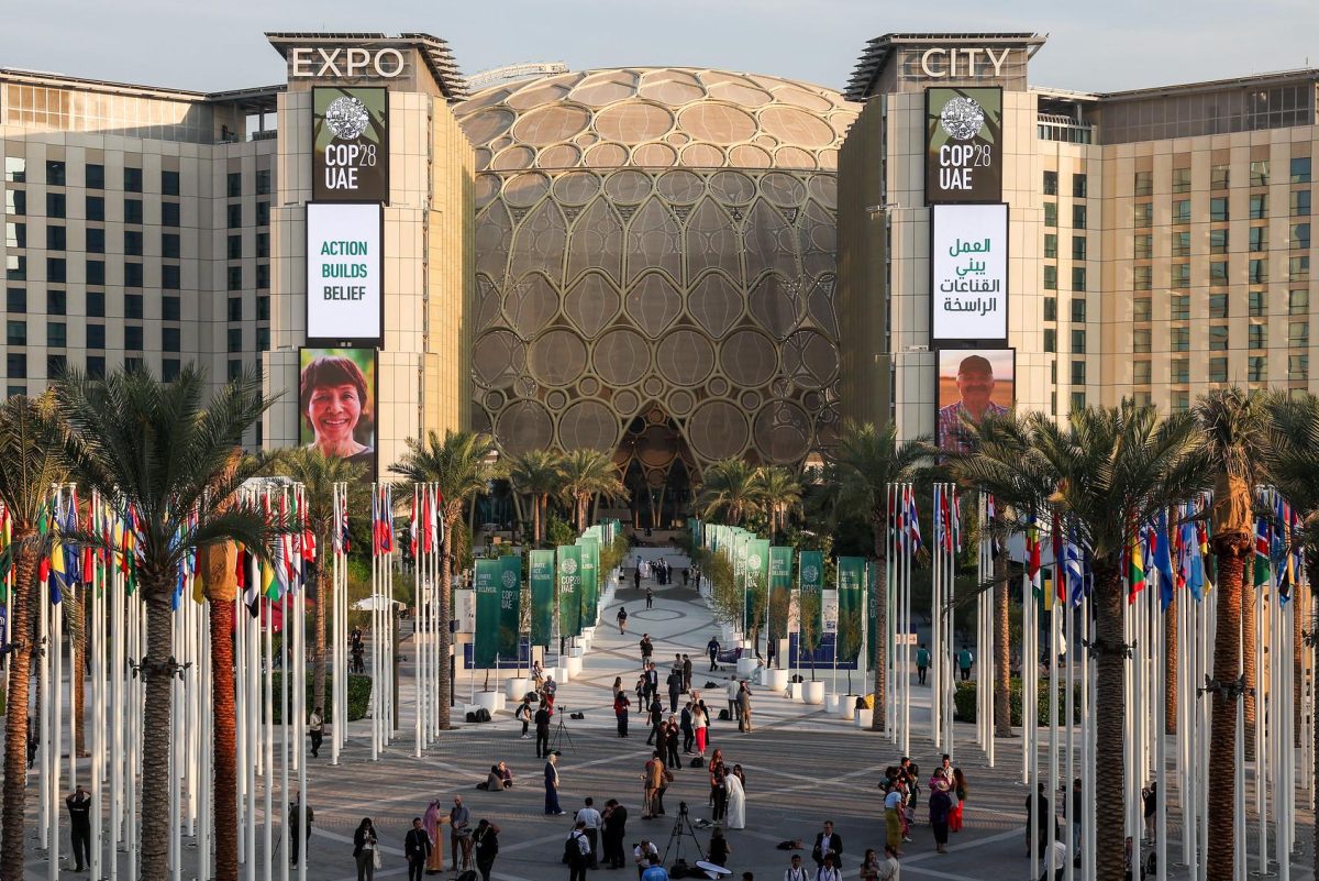 Vista geral da Conferência das Nações Unidas sobre Alterações Climáticas COP28 na Expo City Dubai, em 12 de dezembro de 2023, no Dubai, Emirados Árabes Unidos. (Fotografia de COP28 / Christopher Pike)