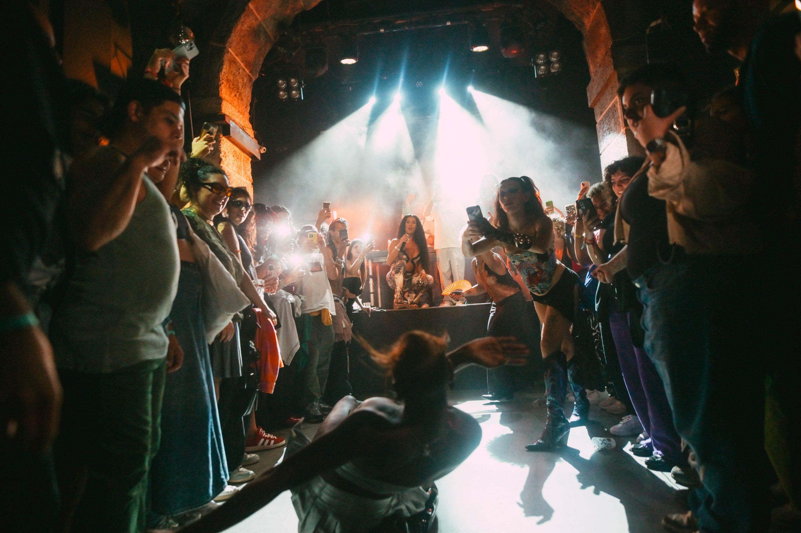 A noite também é política. E na pista de dança coreografam-se revoluções